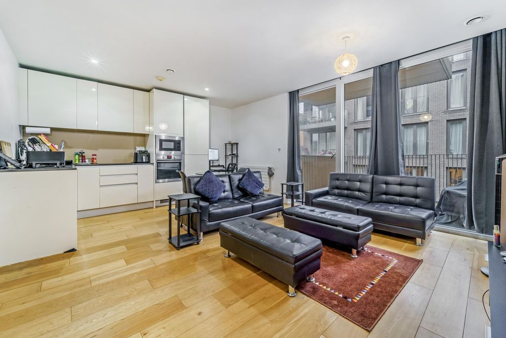 Property photo 2 of 11