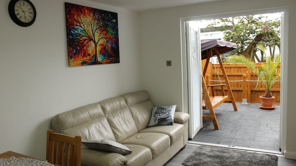 Property photo 2 of 17