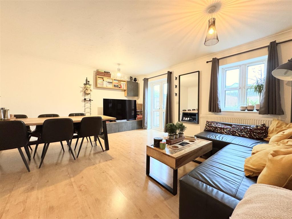 Property photo 3 of 20 Lounge Diner