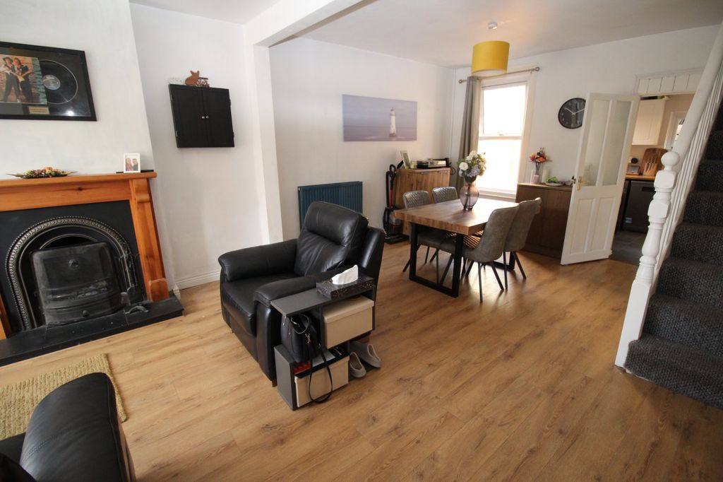 Property photo 2 of 10 Living/Dining Room