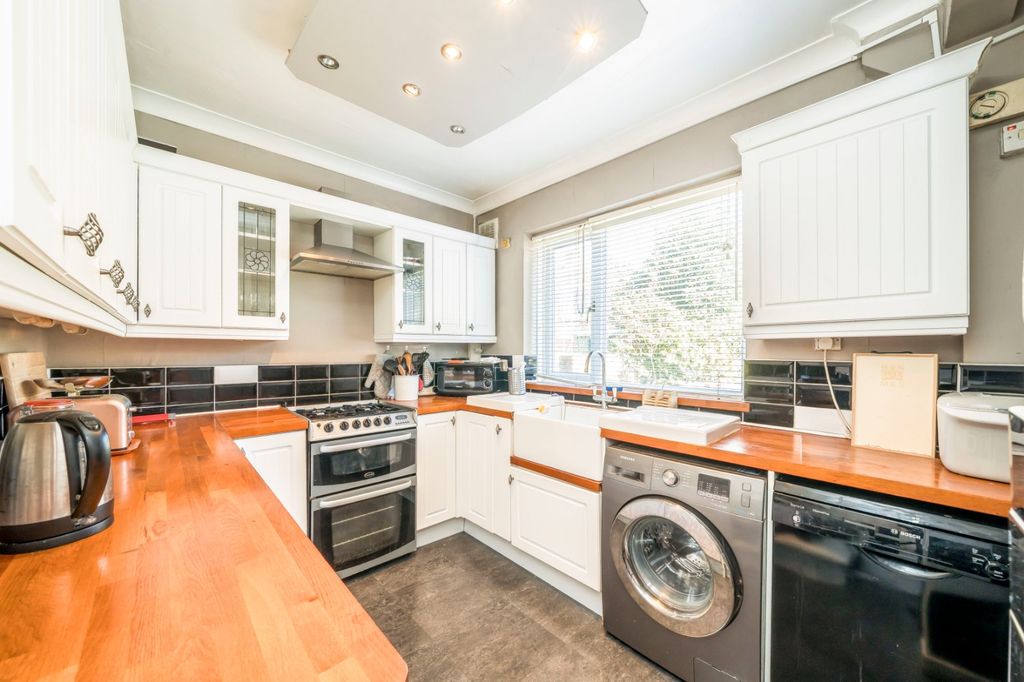 Property photo 3 of 11 Picture No. 42