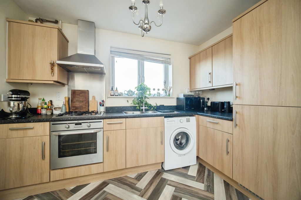 Property photo 3 of 13