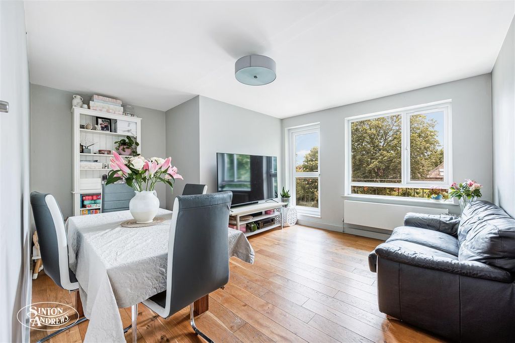 Property photo 2 of 12 15 Kemsley Court-3.Jpg