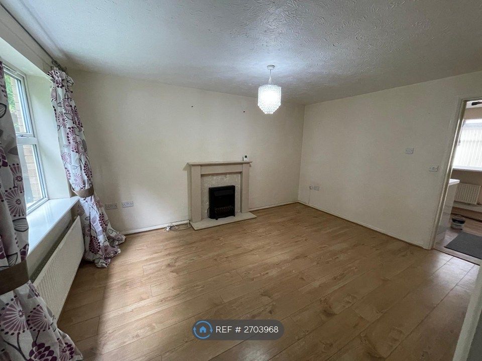 Property photo 3 of 16 Lounge