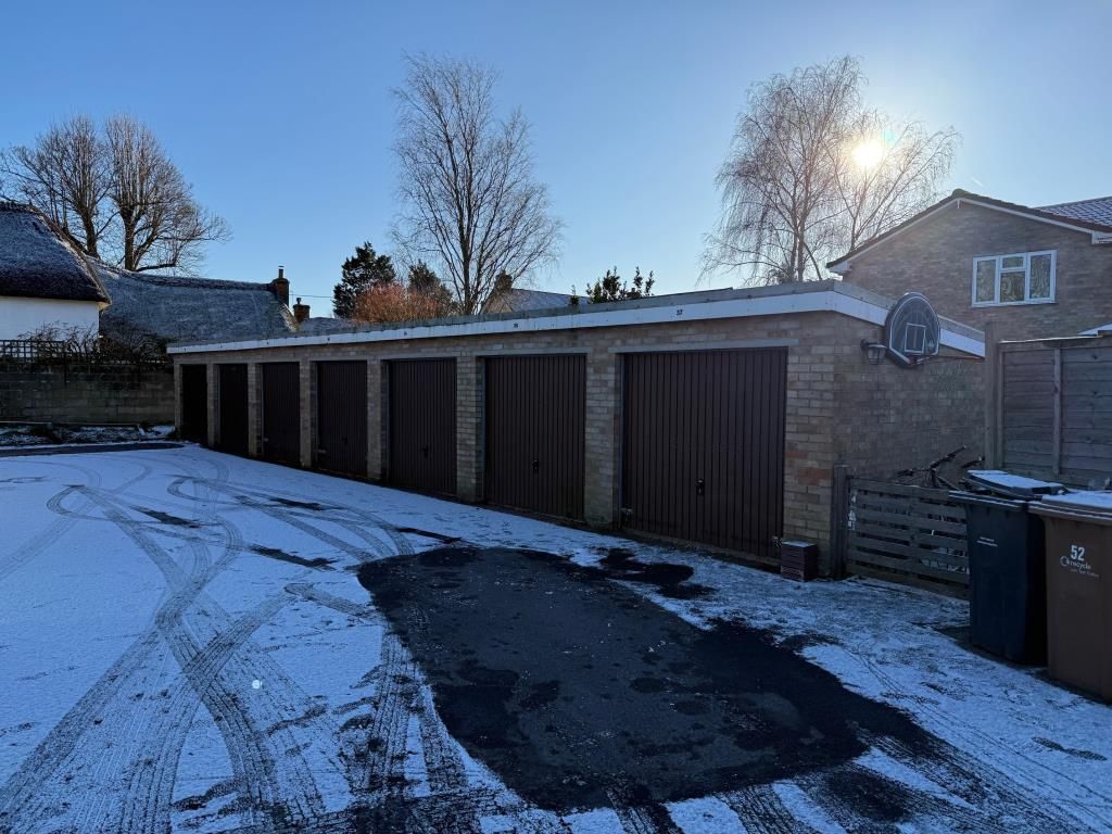 Property photo 1 of 3 Six Lock Up Garages