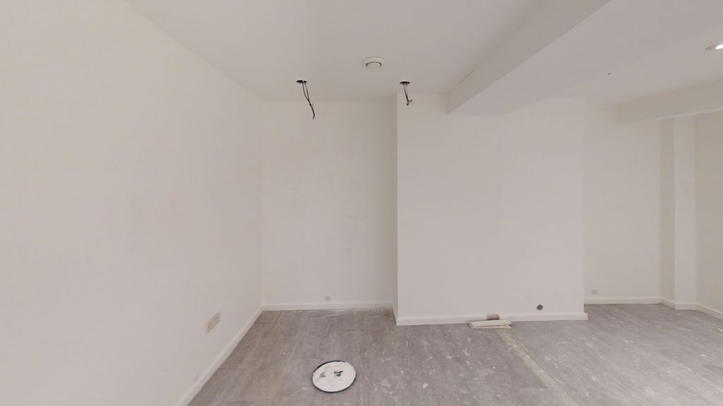Property photo 3 of 6 Gallery