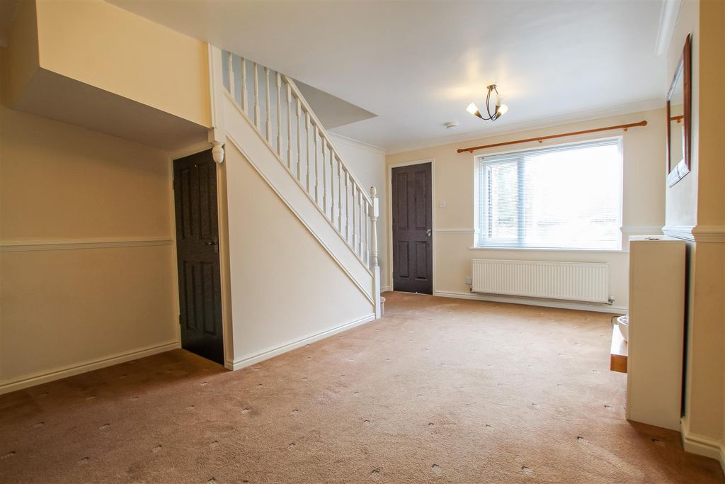Property photo 3 of 9 Living Room
