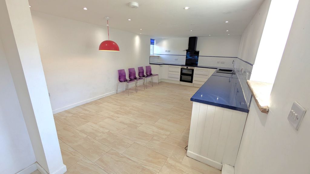 Property photo 3 of 27 Kitchen Diner