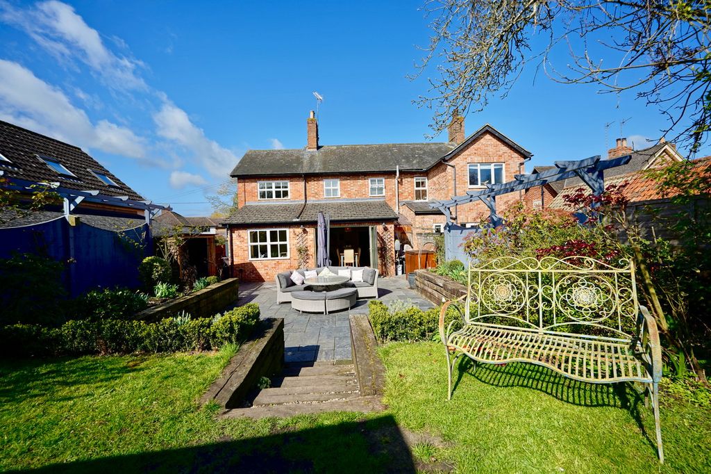 Property photo 1 of 24