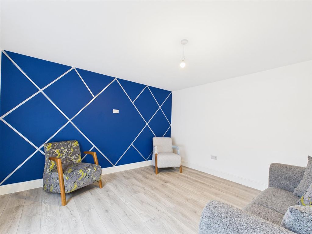 Property photo 2 of 14 Cam03604G0-Pr0204-Still043.Jpg