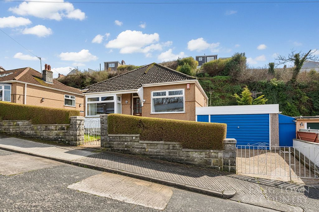 Property photo 1 of 12