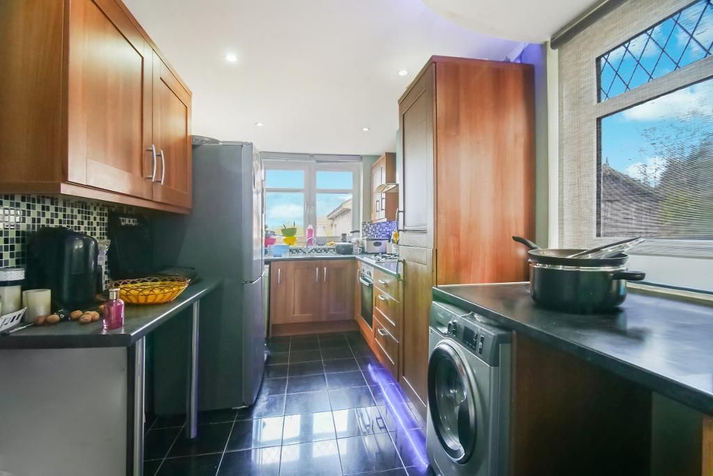 Property photo 3 of 22 Kitchen