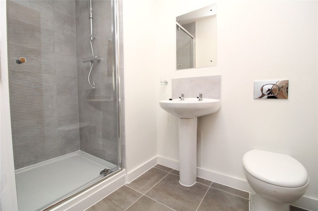 Property photo 3 of 6 Bathroom