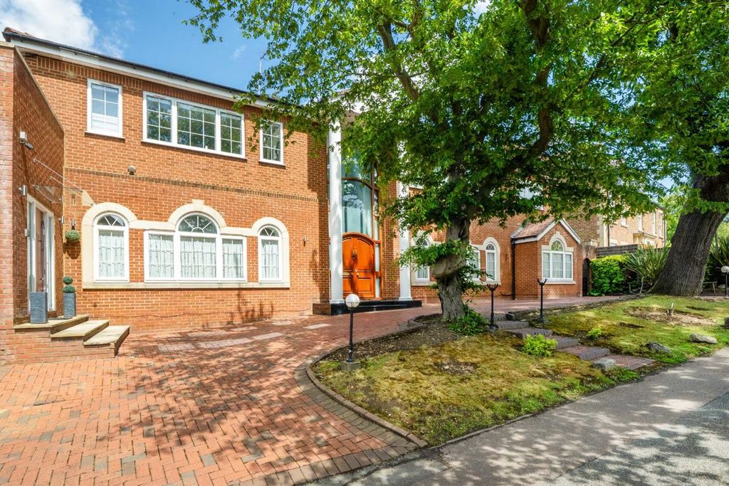 Property photo 1 of 16