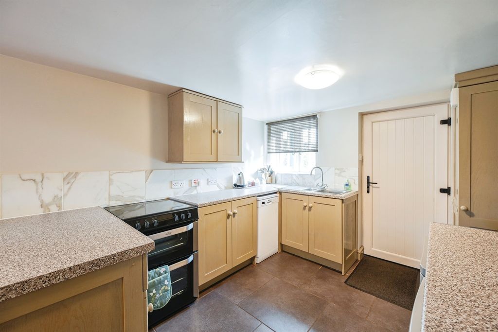 Property photo 3 of 15 Kitchen Diner: