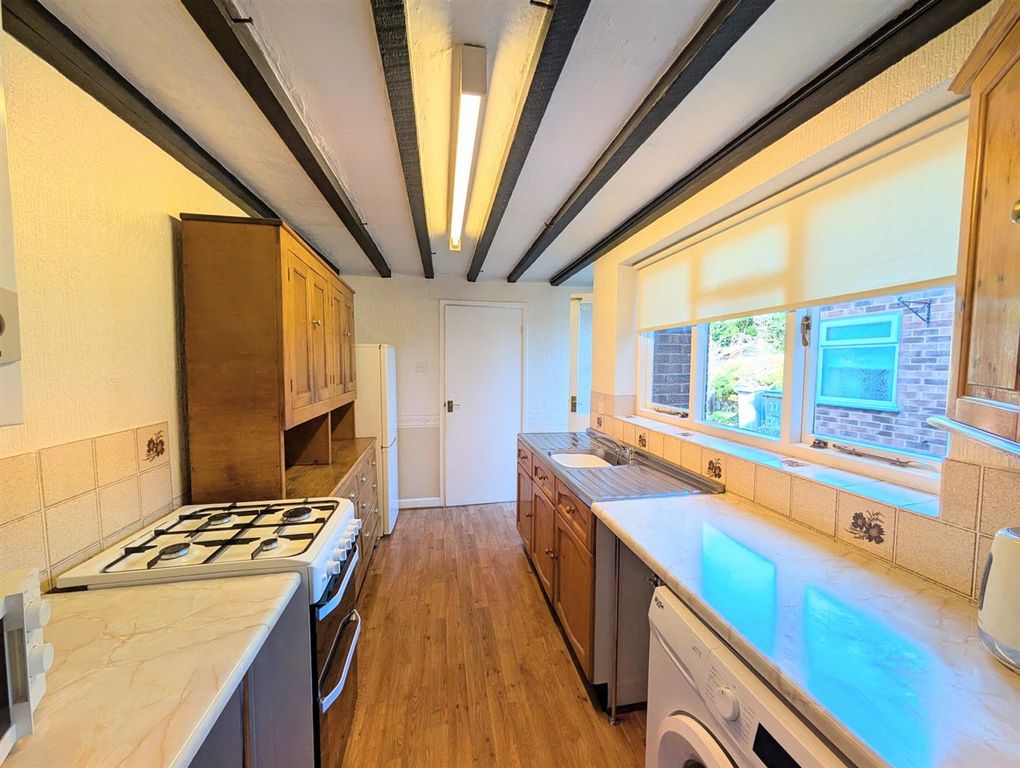 Property photo 2 of 11 Kitchen