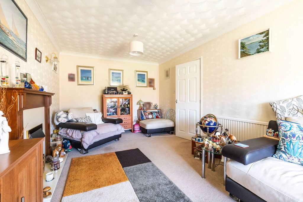 Property photo 3 of 15