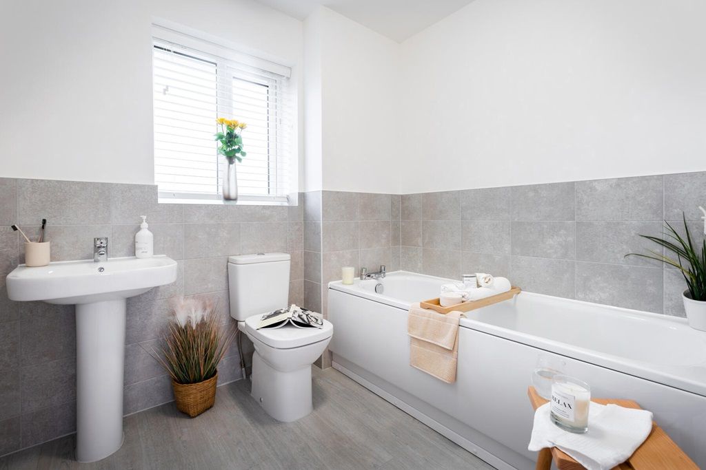 Property photo 3 of 9 Modern And Bright Bathroom