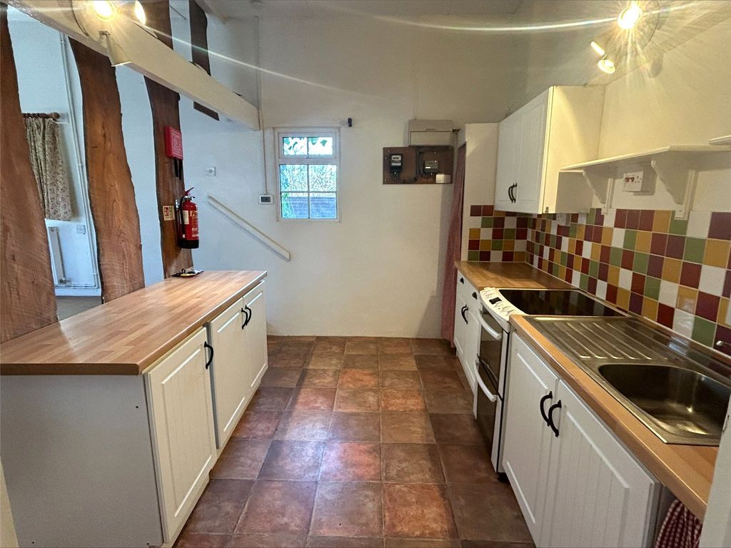 Property photo 3 of 8 Kitchen