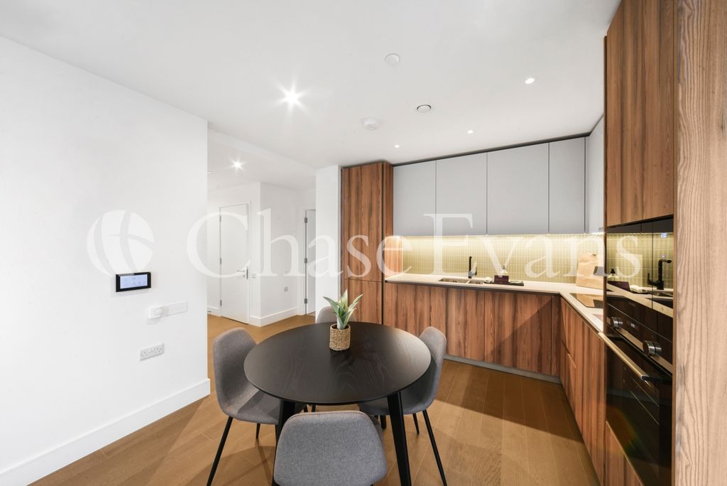 Property photo 3 of 16 Kitchen