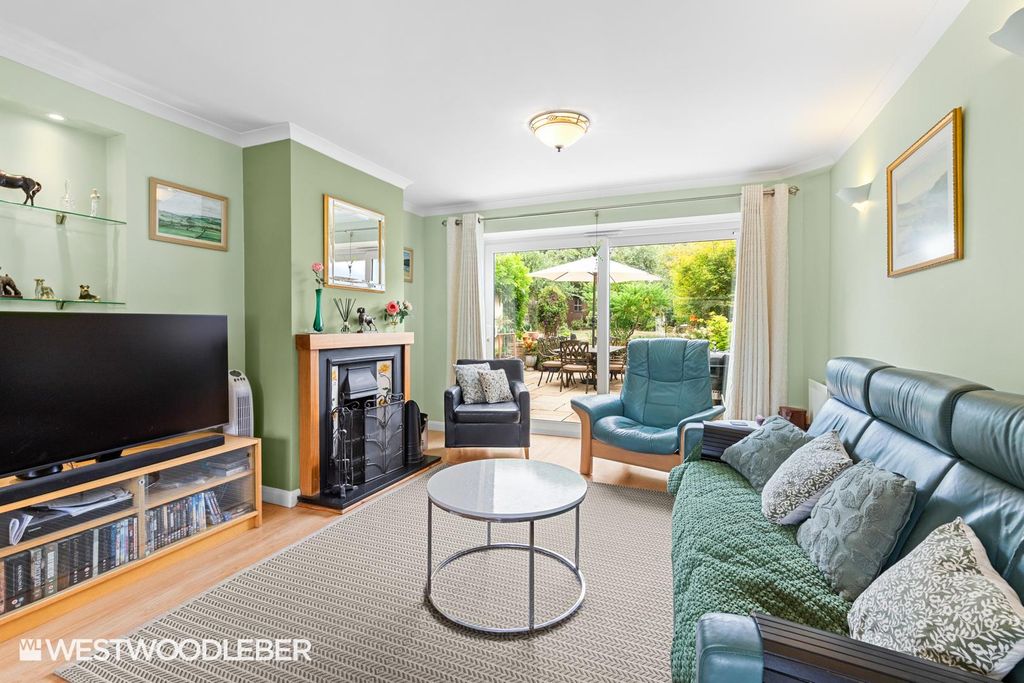 Property photo 2 of 25 Palmersgrove_19.Jpg