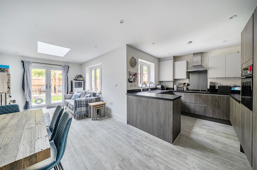 Property photo 2 of 21 1362444-12-68E7Dd...