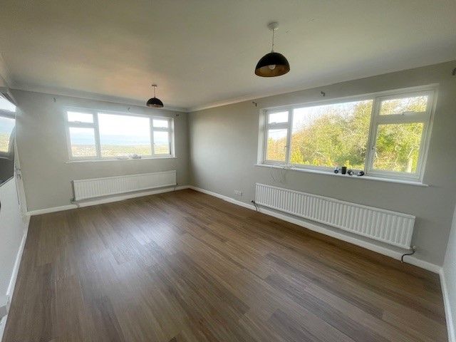 Property photo 2 of 7 Lounge