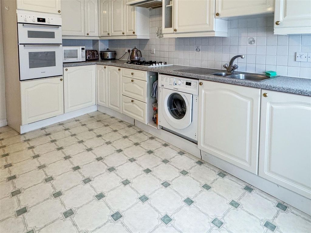 Additional image 6 of 1 bed flat for saleBeach Crescent, Littlehampton BN17