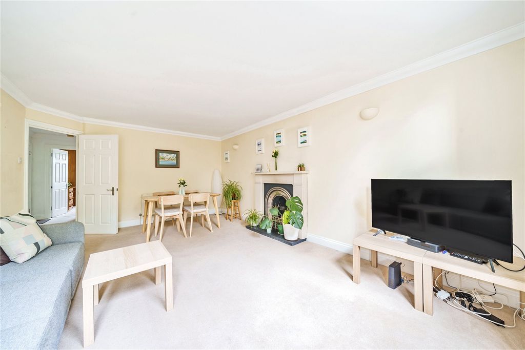 Property photo 3 of 13 Picture No. 18