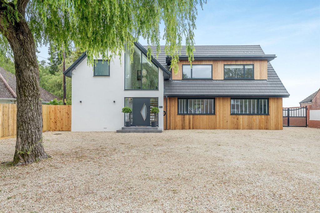 Property photo 1 of 42