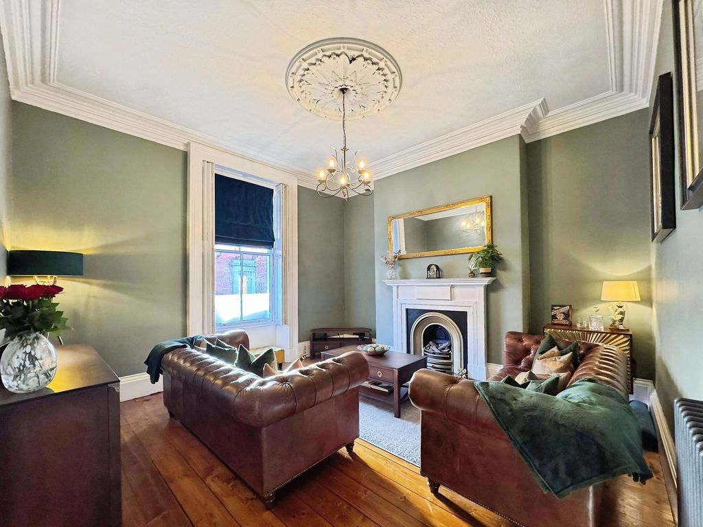 Property photo 2 of 29