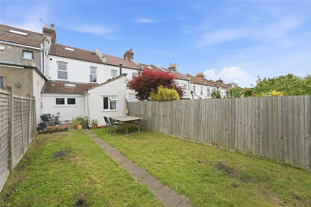 Property photo 2 of 27 Picture No. 29