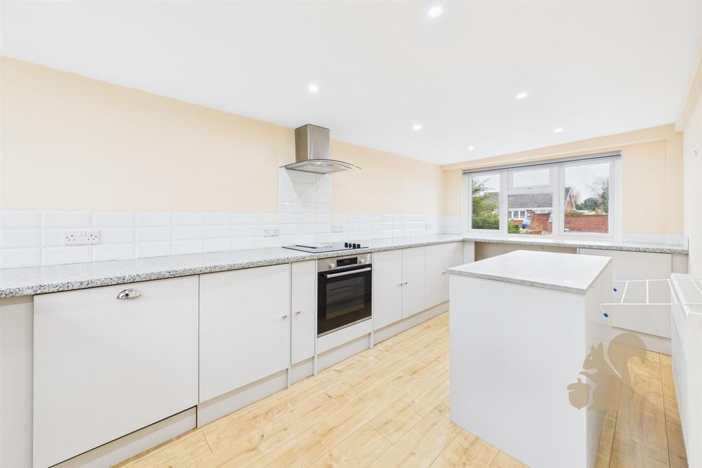 Property photo 2 of 15 Kitchen