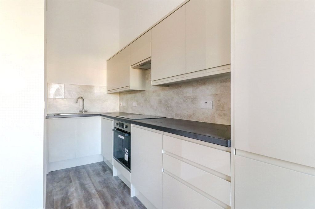 Property photo 2 of 10 Picture No. 04