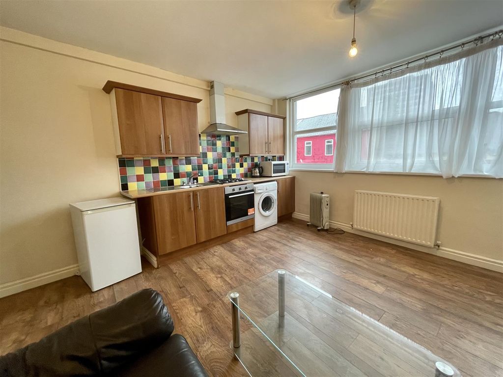 Property photo 1 of 5