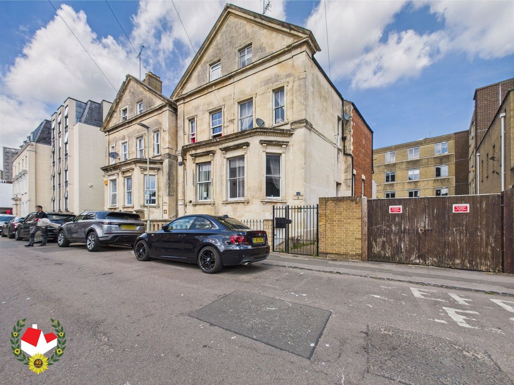 Property photo 1 of 13 Photo 14