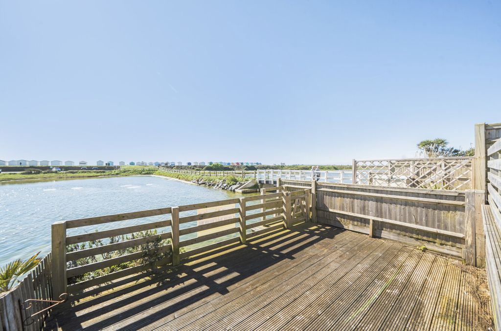 Property photo 3 of 20 1423916-11-69d4E3...