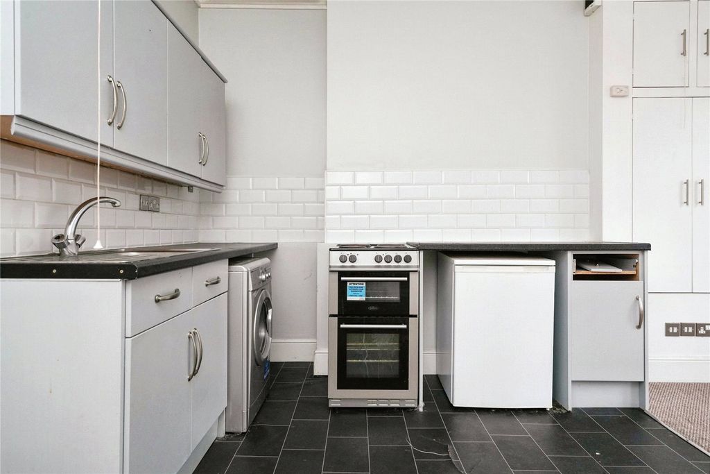 Property photo 2 of 10 Picture No. 06