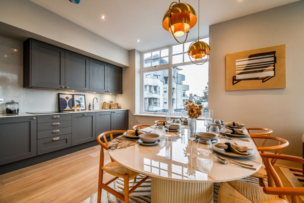 Property photo 2 of 22 Gallery