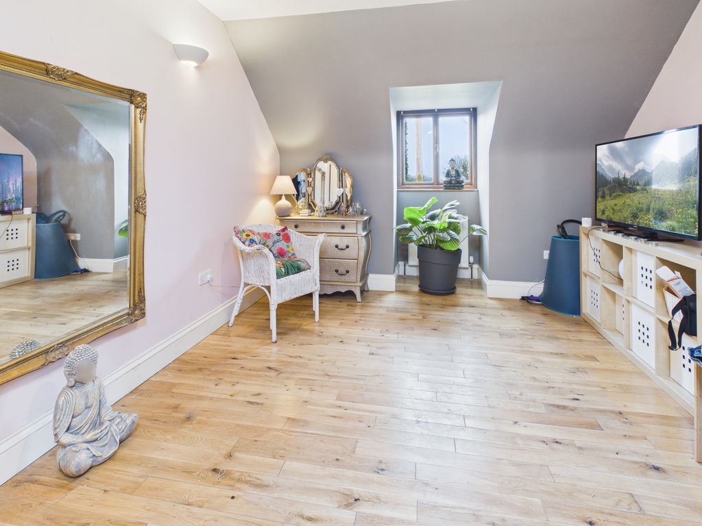 Property photo 3 of 11 Bedroom Two