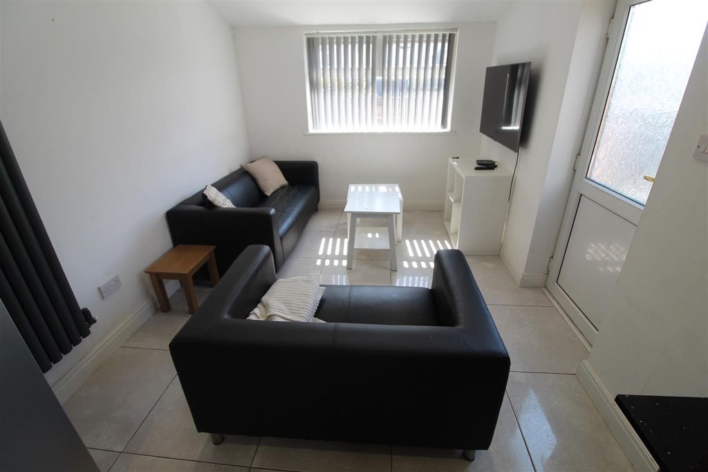 Property photo 2 of 13 Img_8224.Jpg