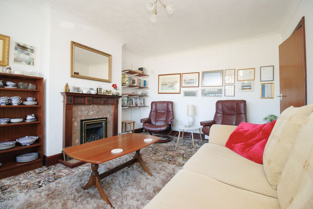 Property photo 2 of 16