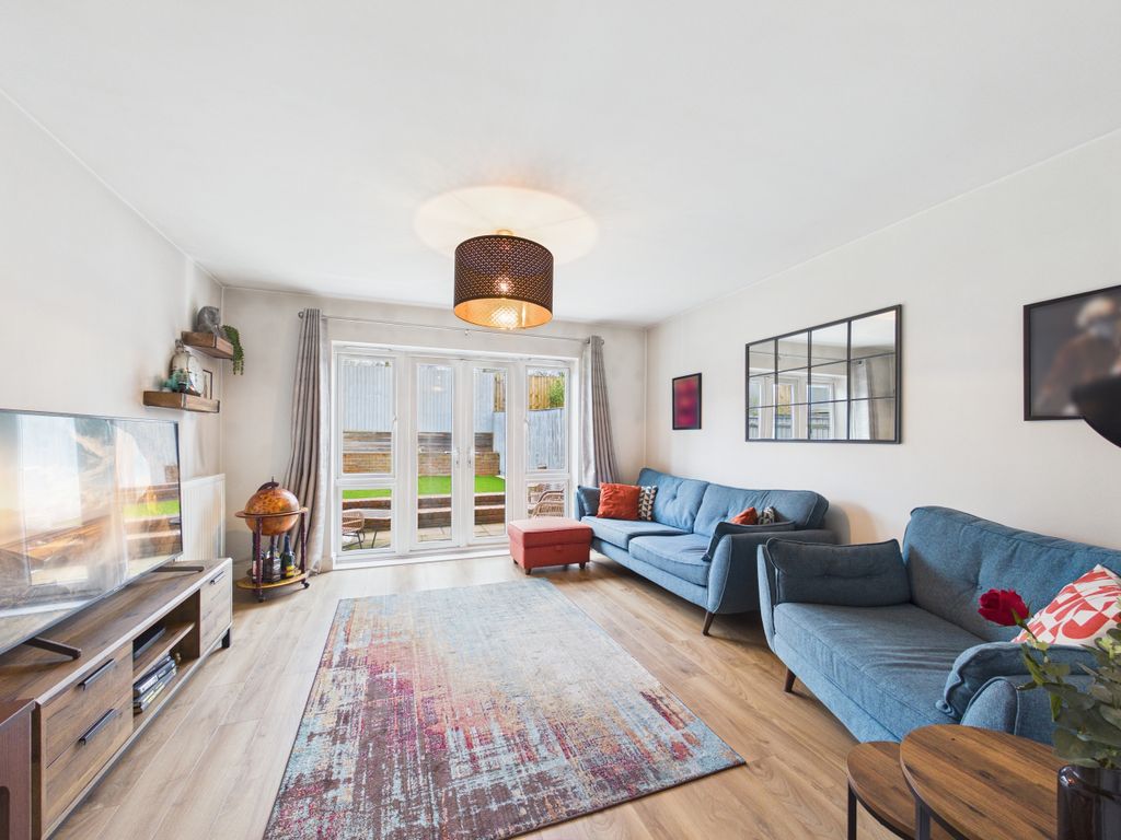 Property photo 2 of 15 Cam01354G0-Pr0658-Still001