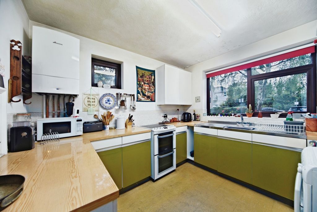 Property photo 3 of 17 Photo