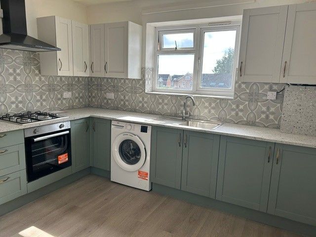 Property photo 2 of 7 Kitchen
