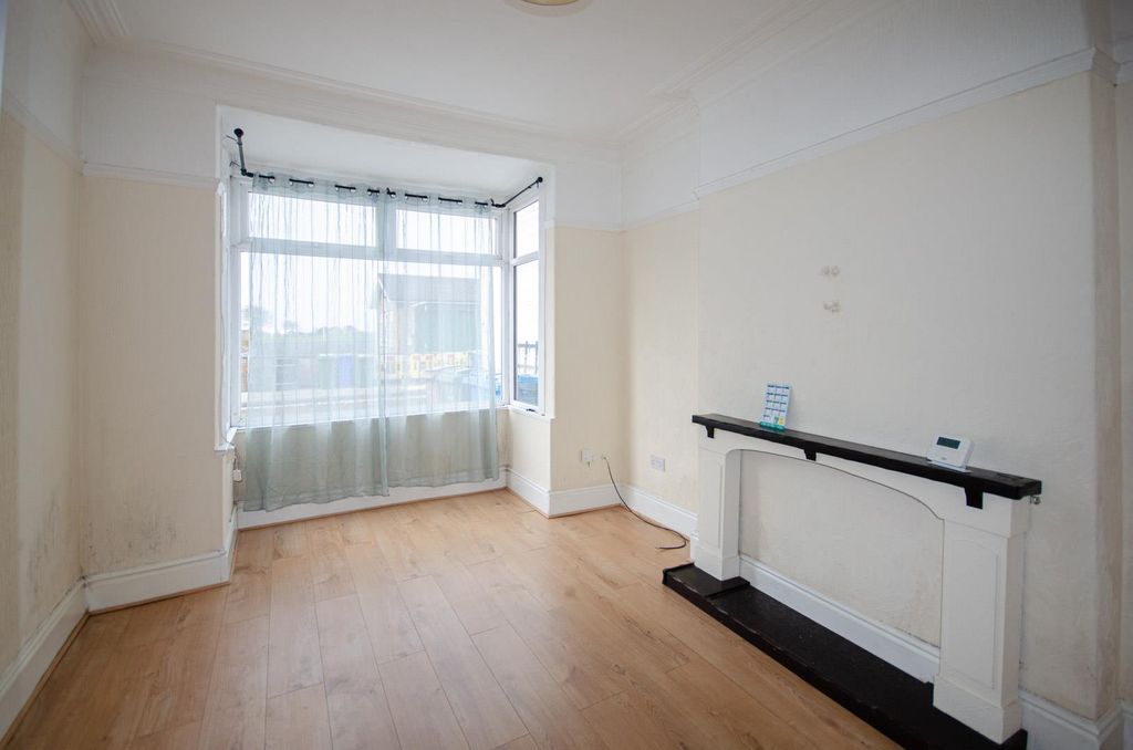 Property photo 2 of 22