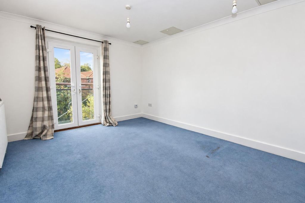 Property photo 3 of 11 1 (2).Png