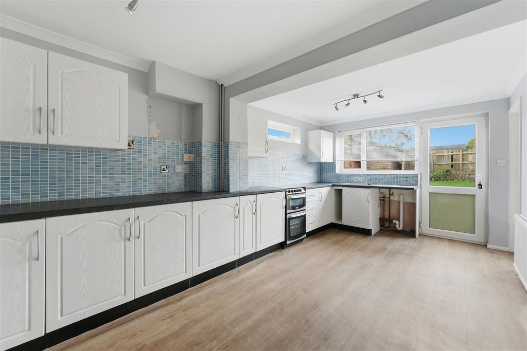 Property photo 3 of 20