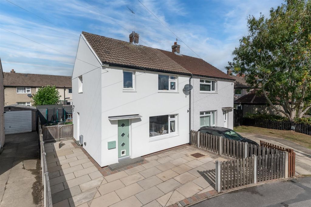 Property photo 1 of 28 Meagill Rise