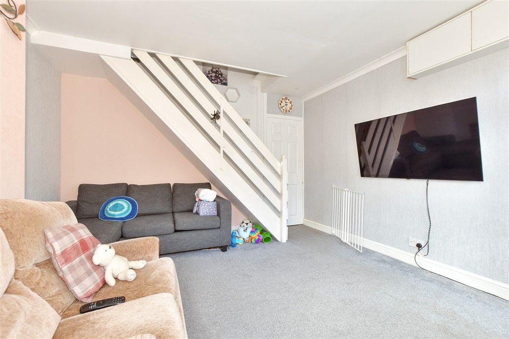 Property photo 3 of 11 Lounge